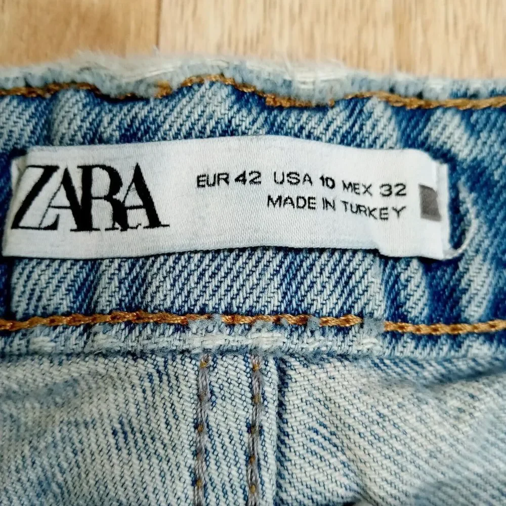 Zara Straight Baggy Jeans Womens‎ 10 (W32) Raw Hem Distressed Cotton Denim Heavy